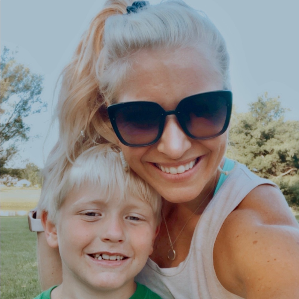 Meet your Posher, Nina